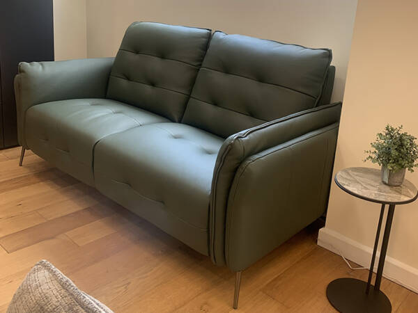 Bravo sofa in leather