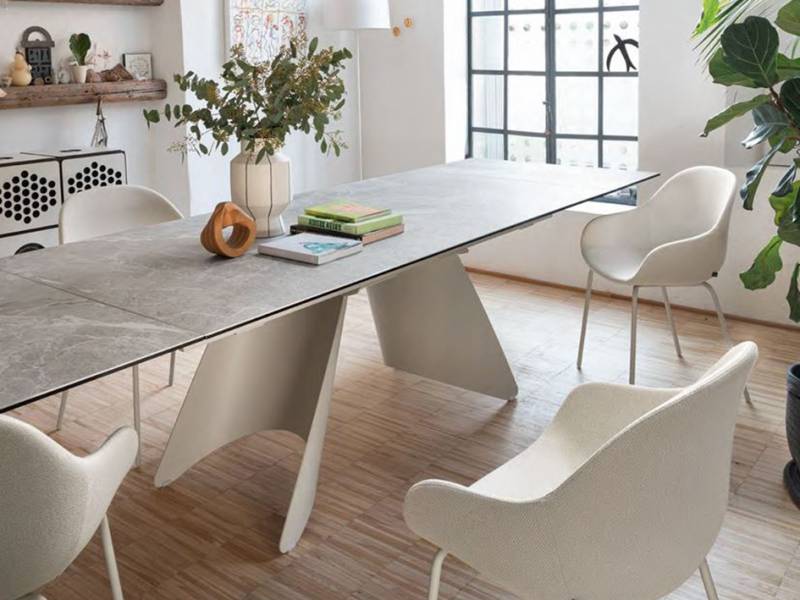 Orion dining table